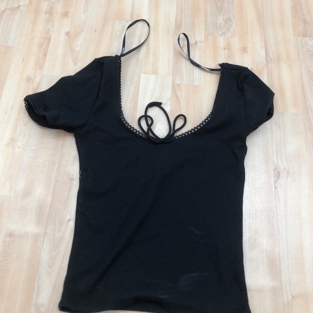 Cute ribbed scoop neck top with tie